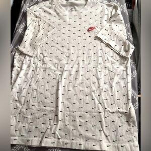 Men’s Nike T-shirt size large
